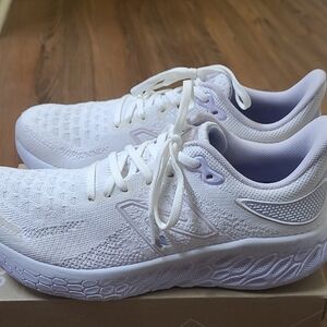 New‎ Balance White Women's Sneakers used good condition
